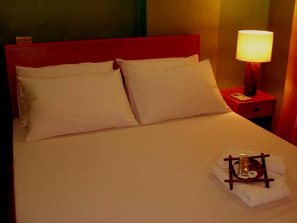 Gran Prix Hotel Pasay Manila Zimmer foto